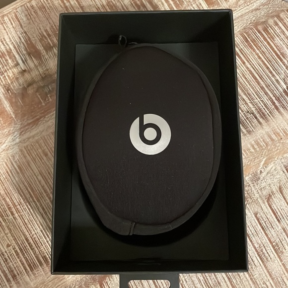 Beats Solo 2 Wireless Special Edition Space Gray - Picture 6 of 14